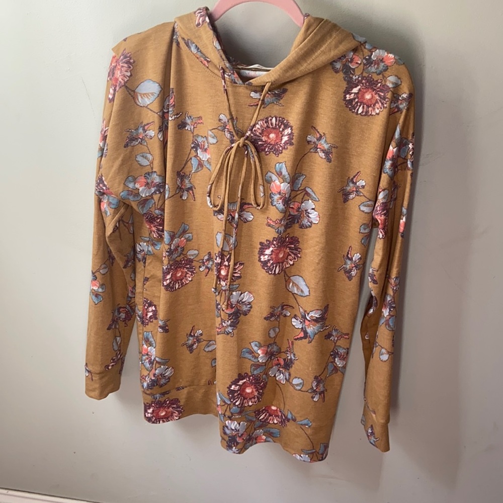 Comfy Split Back Light Weight Fall Sweatshirt - image 1